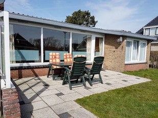 Haus Terrasse VornG.jpg